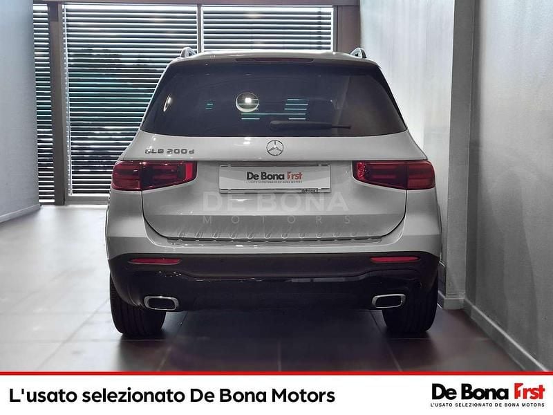 Begagnad Mercedes GLB200 Advanced Plus 150 HK (110 kW) 2024 Silver SUV