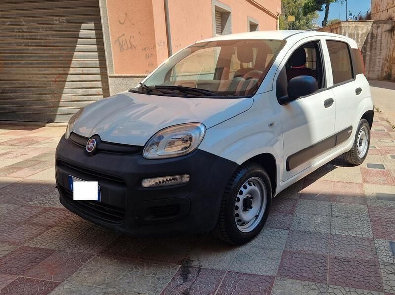 Usata Fiat Panda Pop 69 CV (50 kW) 2018 Bianco Utilitaria
