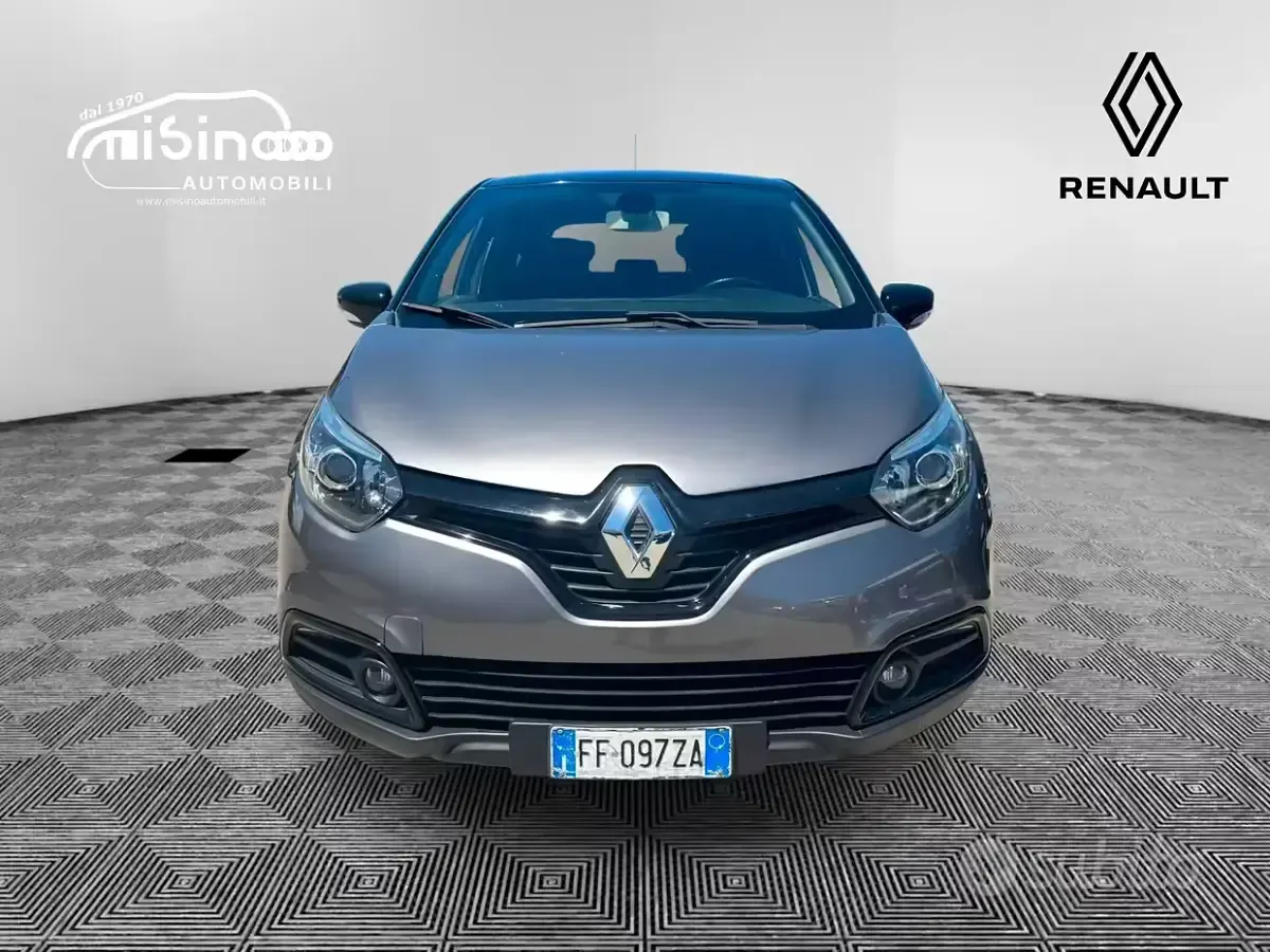 Usata Renault Captur Zen 90 CV (66 kW) 2016 Grigio SUV