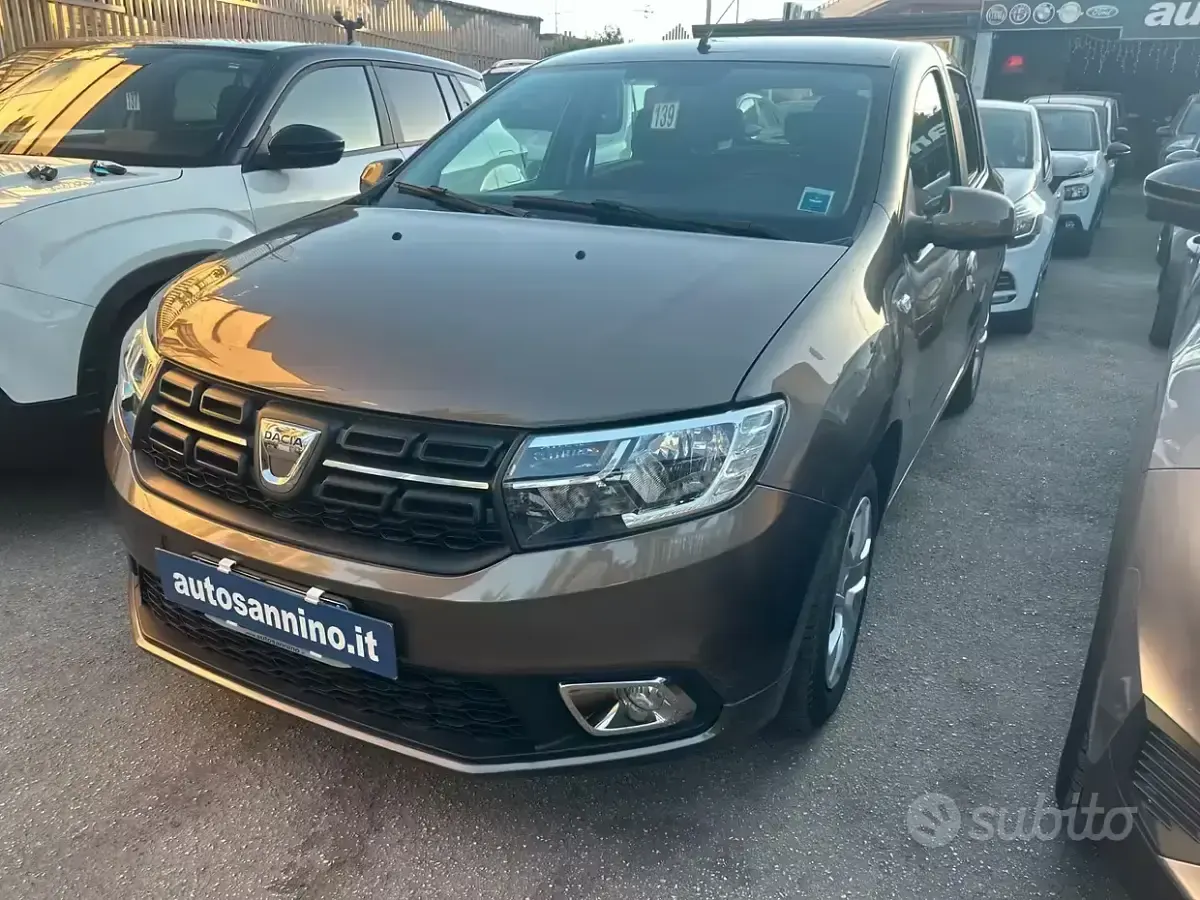 Usata Dacia Sandero Comfort 90 CV (66 kW) 2019 Marrone Berlina