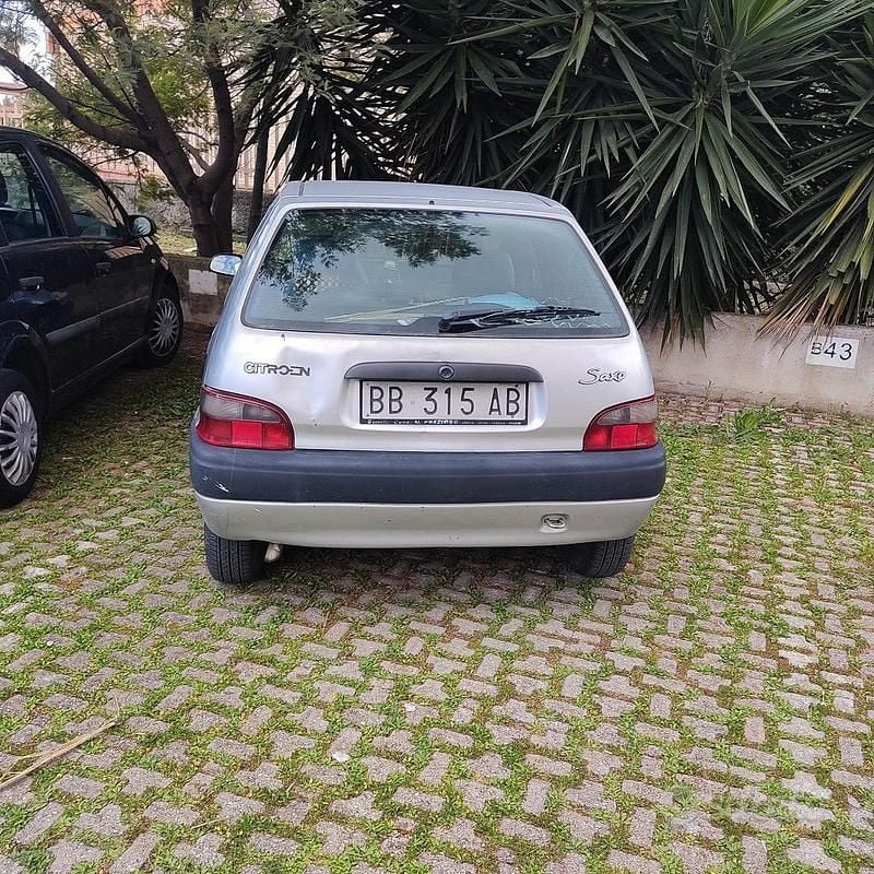 Usata Citroën Saxo 57 CV (41 kW) 1999 Grigio Utilitaria