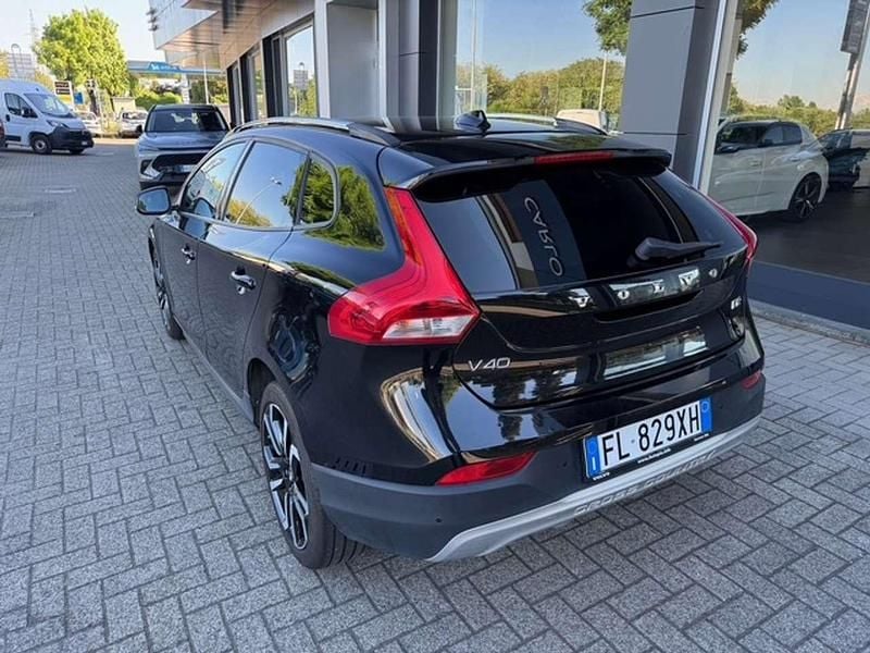 Usata Volvo V40 CC Business Edition 120 CV (88 kW) 2017 Nero Station wagon