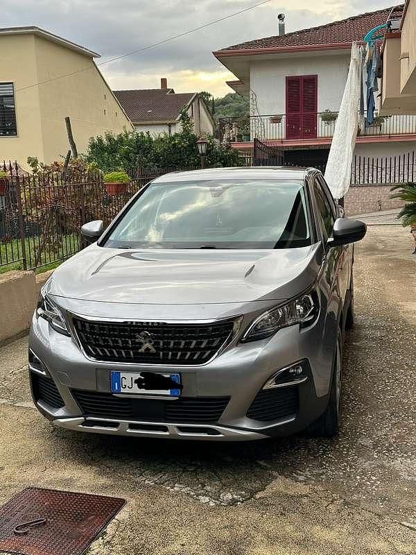 Usata Peugeot 3008 Active 120 CV (88 kW) 2017 Monovolume