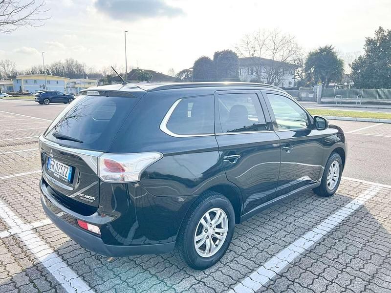 Usata Mitsubishi Outlander 150 CV (110 kW) 2013 Nero SUV