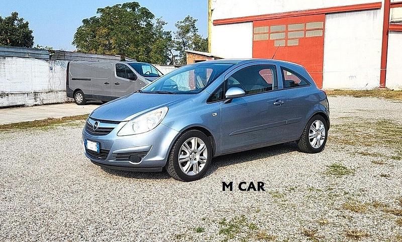 Grigio Usata 2007 Opel Corsa Sport Tre volumi | 2500 € (Buon prezzo) - Immagine 1/4