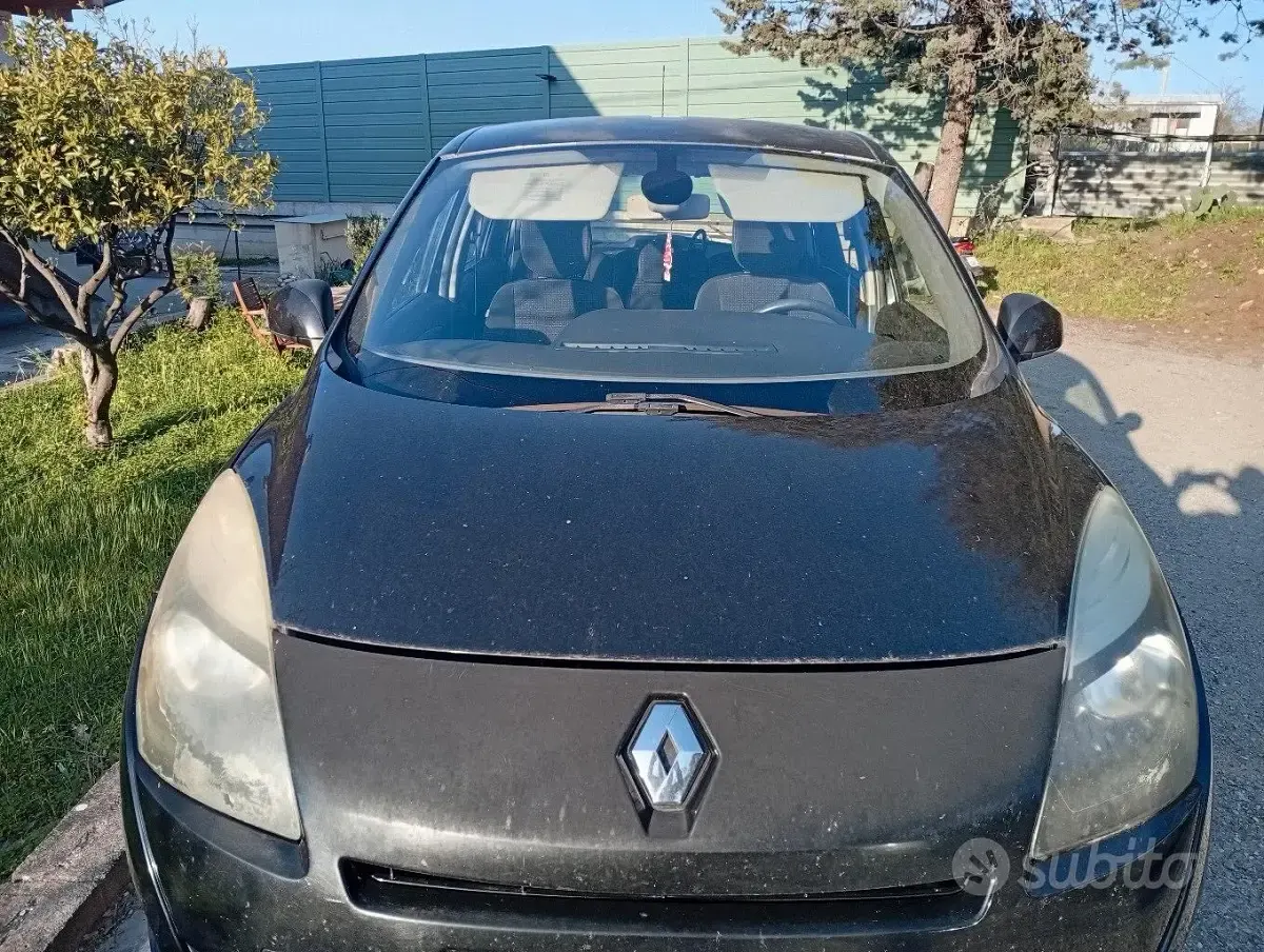 Usata Renault Scénic III 110 CV (80 kW) 2009 Nero Monovolume