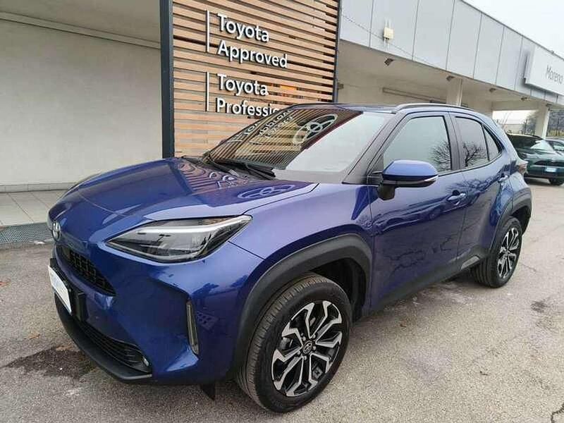 Blu/azzurro Usata 2023 Toyota Yaris Cross Trend SUV | 21.990 € (Buon prezzo) - Immagine 1/4