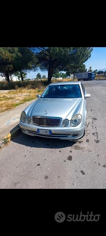 Usata Mercedes E280 Elegance 190 CV (139 kW) 2005 Grigio Berlina
