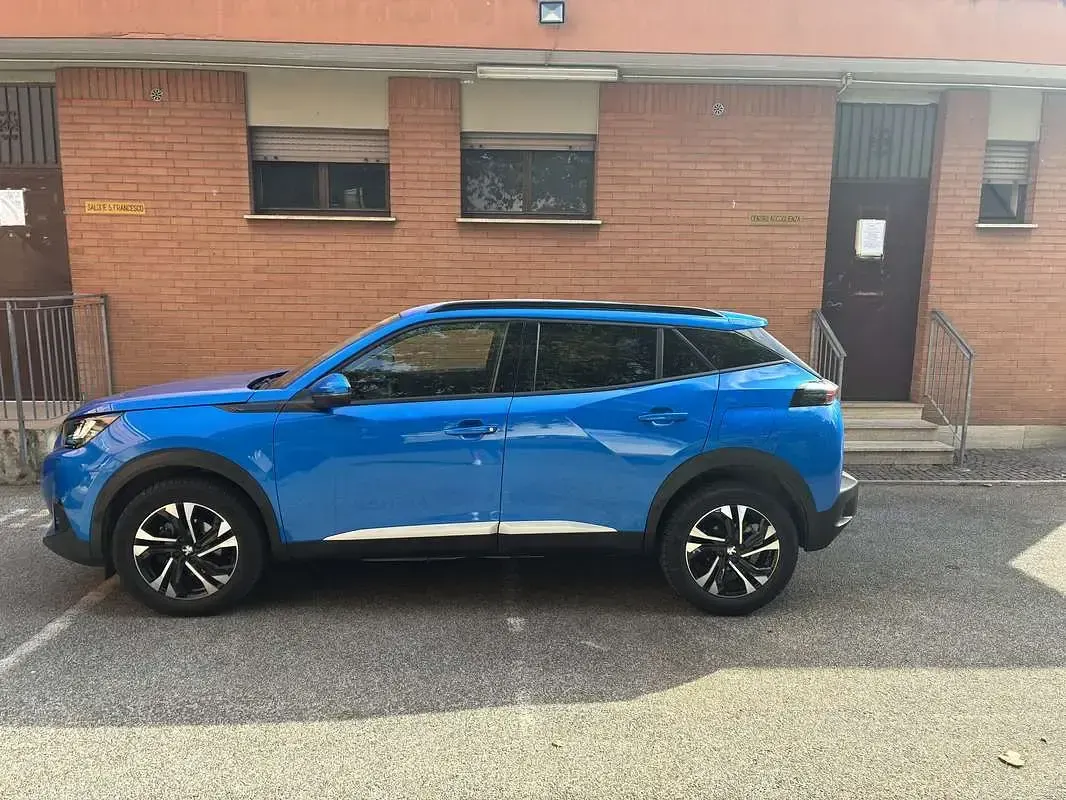 Usata Peugeot 2008 GT 110 CV (80 kW) 2021 Blu/azzurro SUV