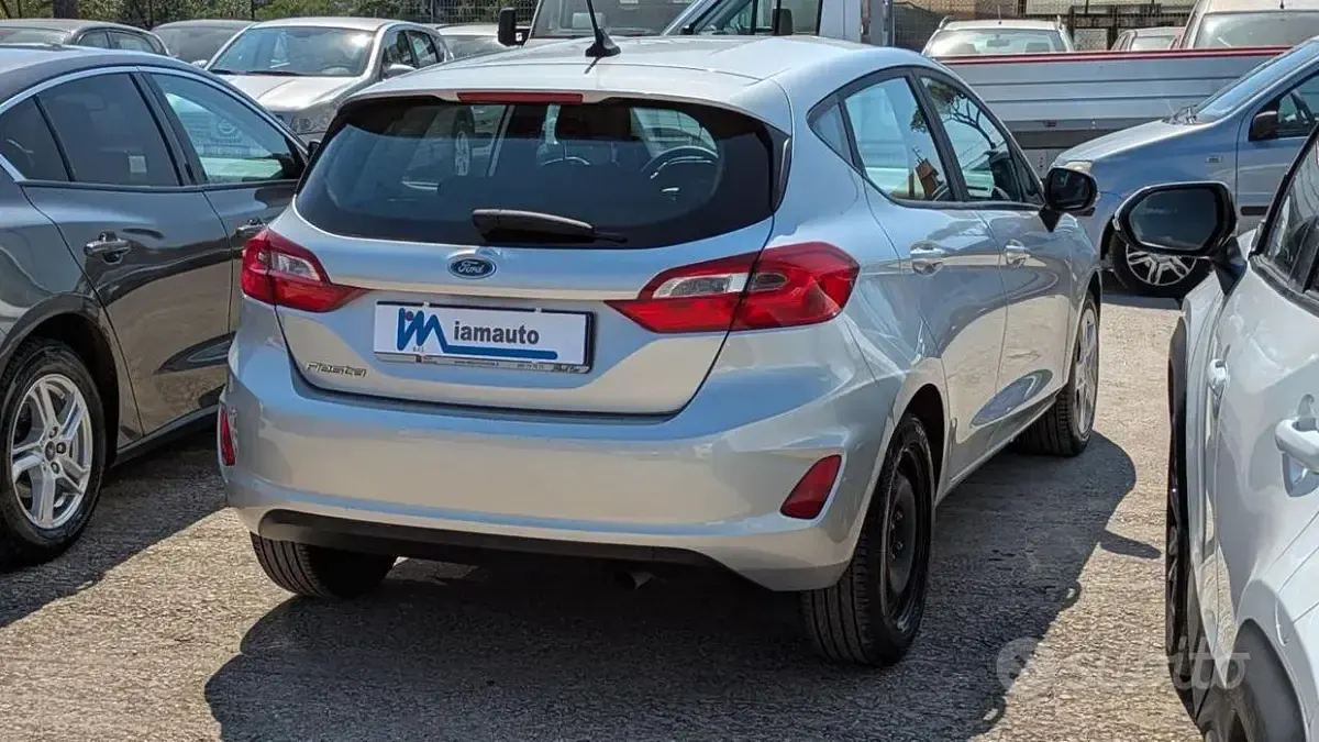Usata Ford Fiesta 86 CV (63 kW) 2020 Grigio Utilitaria