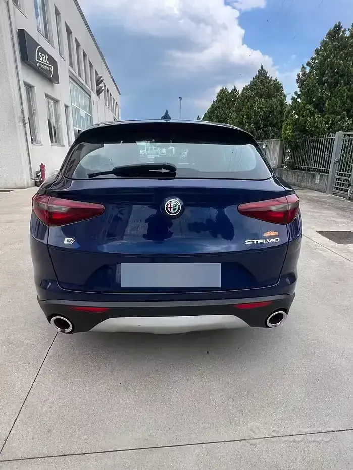 Usata Alfa Romeo Stelvio Executive 210 CV (154 kW) 2017 Bluazzurro SUV