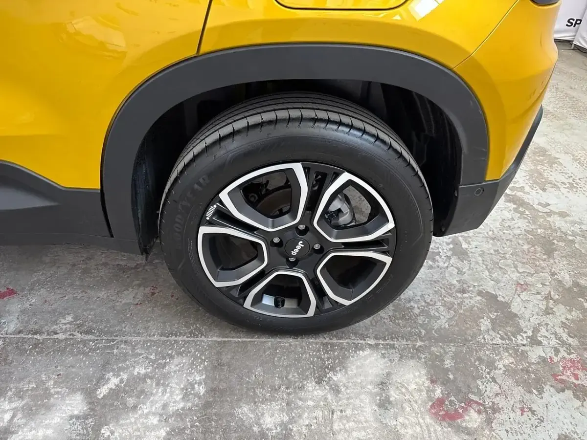 Usata Jeep Avenger Summit 101 CV (74 kW) 2025 Giallo SUV