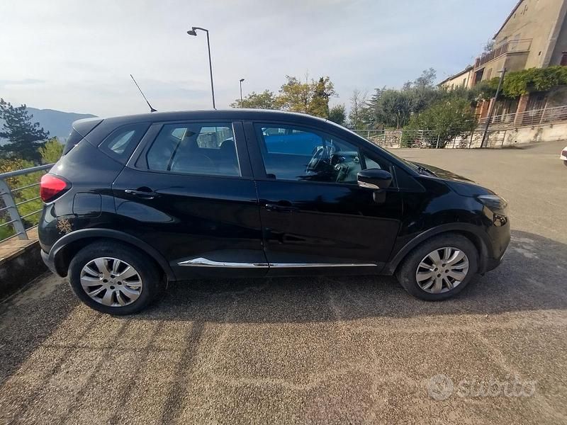 Usata Renault Captur 90 CV (66 kW) 2015 Nero SUV