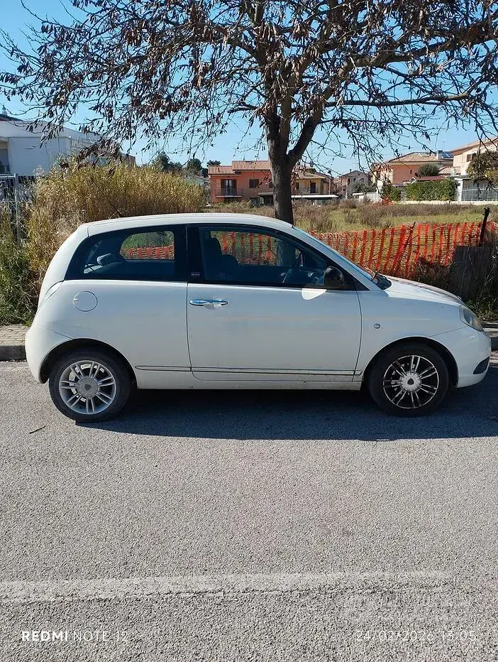 Usata Lancia Ypsilon 69 CV (50 kW) 2011 Bianco Utilitaria