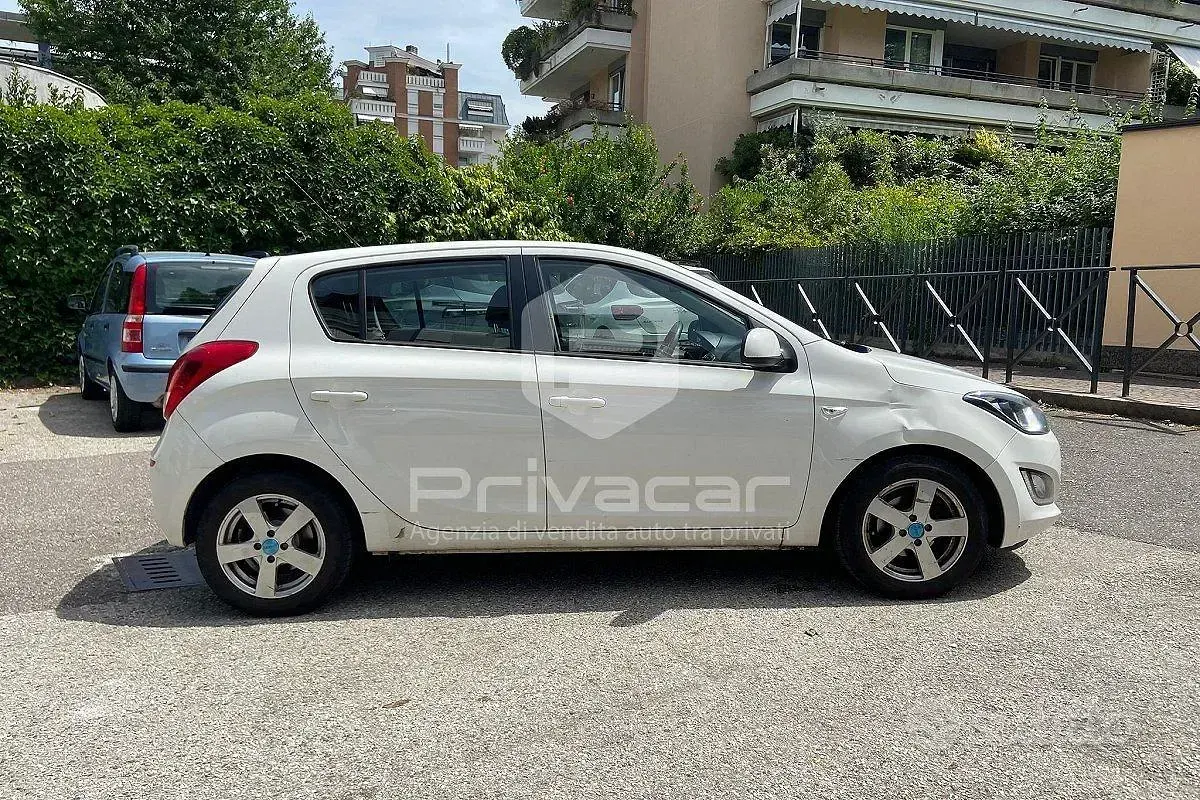 Usata Hyundai i20 Classic 85 CV (62 kW) 2013 Bianco Utilitaria
