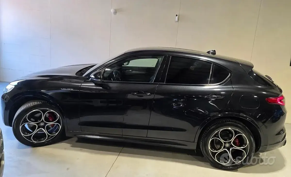 Usata Alfa Romeo Stelvio Veloce 209 CV (153 kW) 2022 Nero SUV