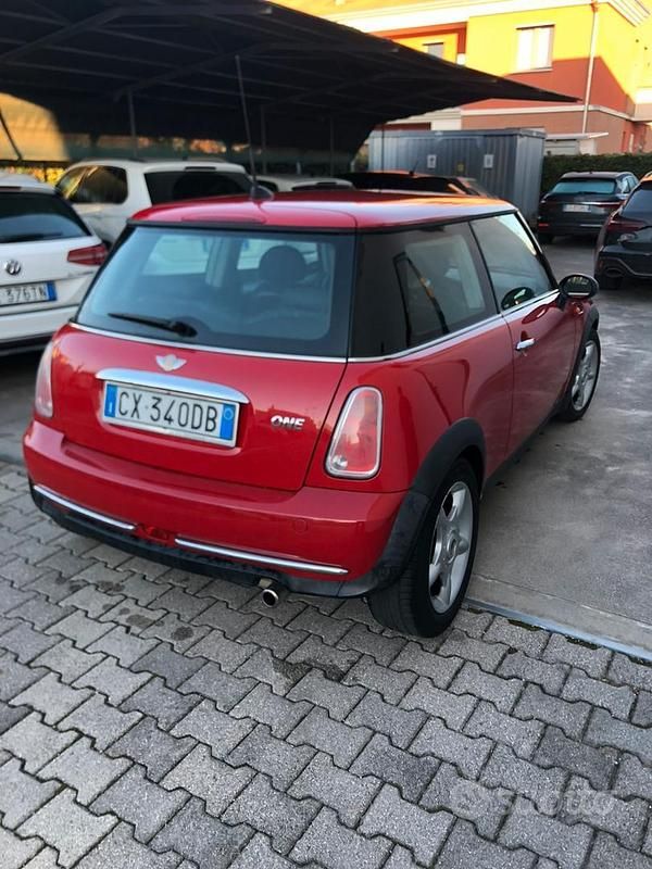 Usata Mini ONE 90 CV (66 kW) 2005 Rosso Utilitaria