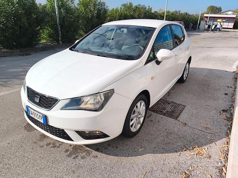 Bianco Usata 2014 Seat Ibiza Tre volumi | 2800 € (Super prezzo) - Immagine 1/4