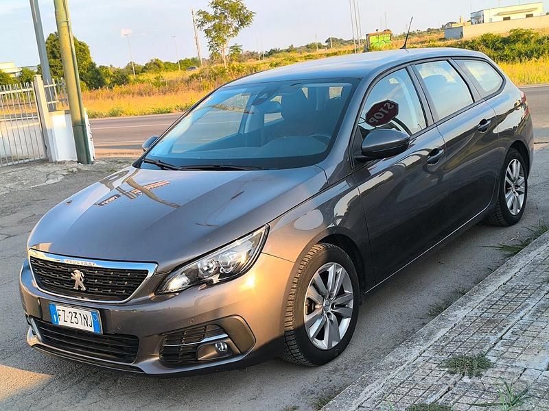 Usata Peugeot 308 SW Allure 130 CV (95 kW) 2019 Grigio Station wagon
