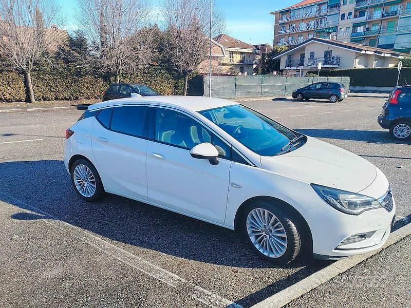 Usata Opel Astra Innovation 136 CV (100 kW) 2016 Bianco Berlina