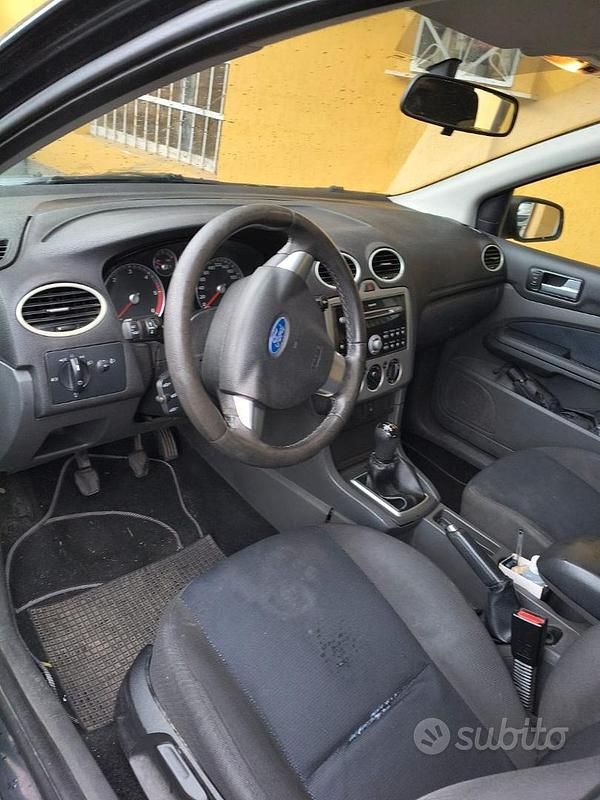 Usata Ford Focus 90 CV (66 kW) 2007 Nero Berlina