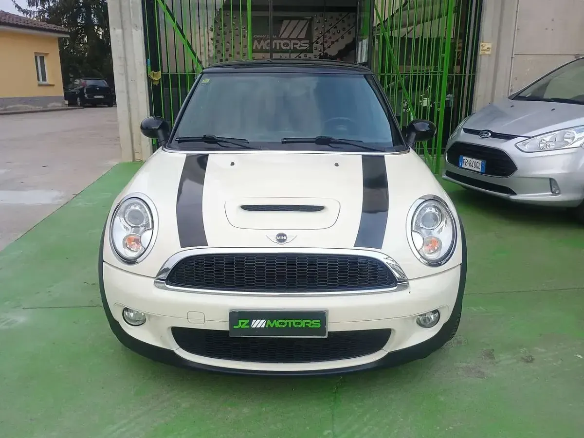 Usata Mini Cooper S 174 CV (127 kW) 2009 Argento Utilitaria