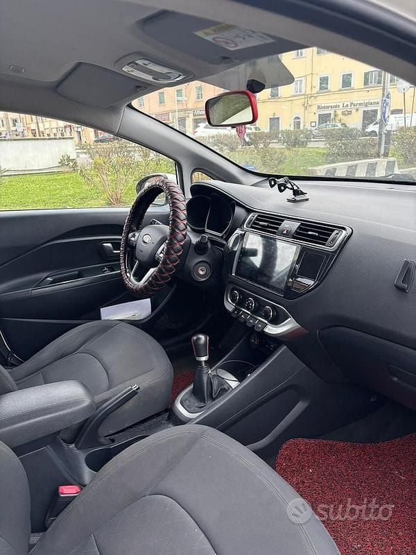Usata Kia Rio Active 84 CV (61 kW) 2016 Bianco Utilitaria