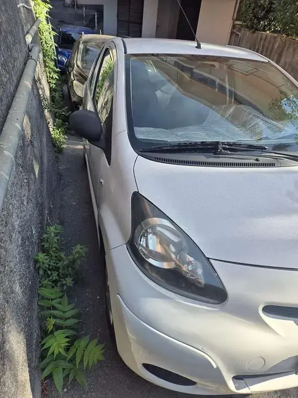 Usata Toyota Aygo Connect Style 68 CV (50 kW) 2011 Utilitaria