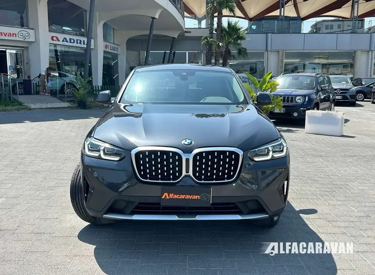 Usata BMW X4 190 CV (139 kW) 2022 Grigio SUV