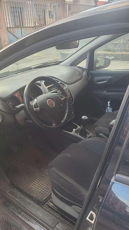 Usata Fiat Punto Lounge 95 CV (69 kW) 2016 Blu Berlina