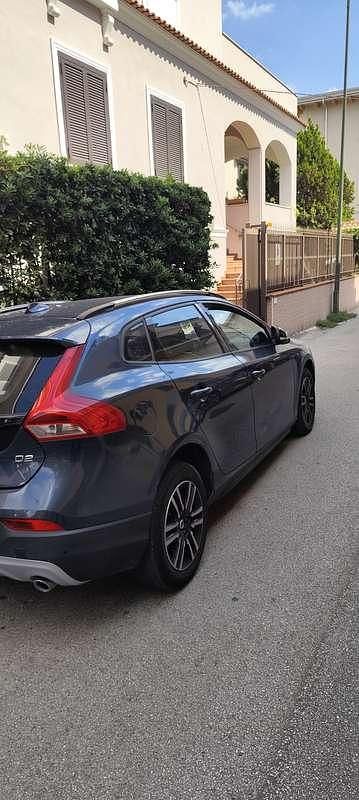 Usata Volvo V40 CC 120 CV (88 kW) 2019 Blu/azzurro Station wagon