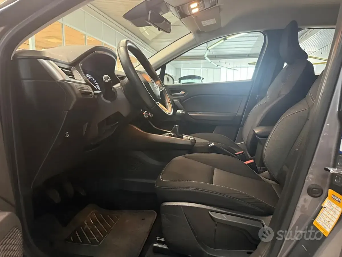 Usata Renault Captur Intens 101 CV (74 kW) 2020 Grigio SUV