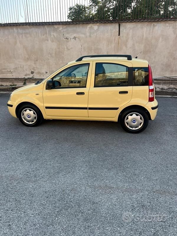 Usata Fiat Panda 54 CV (39 kW) 2012 Giallo Utilitaria