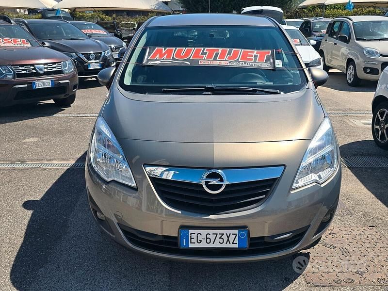Usata Opel Meriva Cosmo 95 CV (69 kW) 2012 Marrone Monovolume