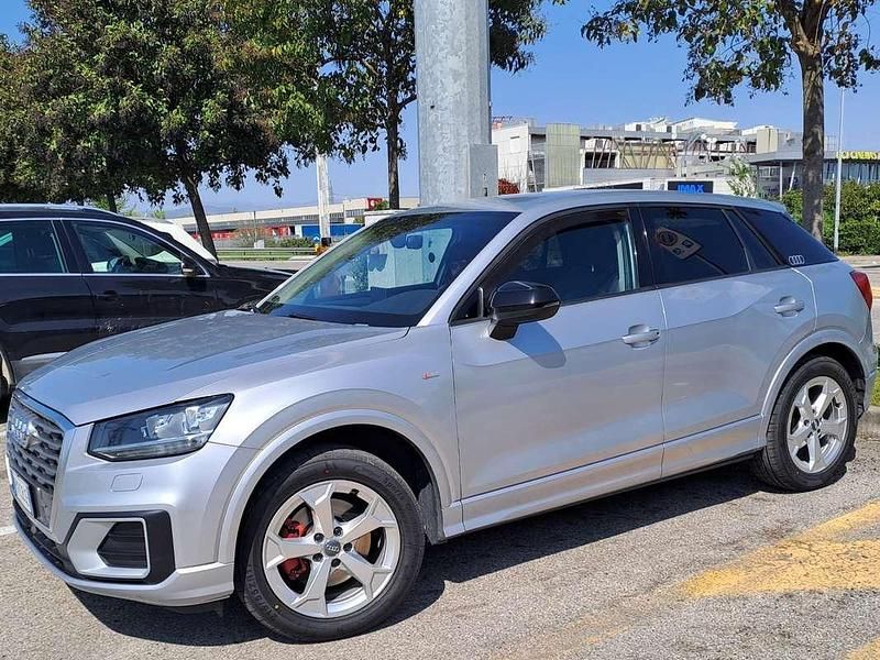 Argento Usata 2017 Audi Q2 Sport SUV | 18.000 € (Molto cara) - Immagine 1/2