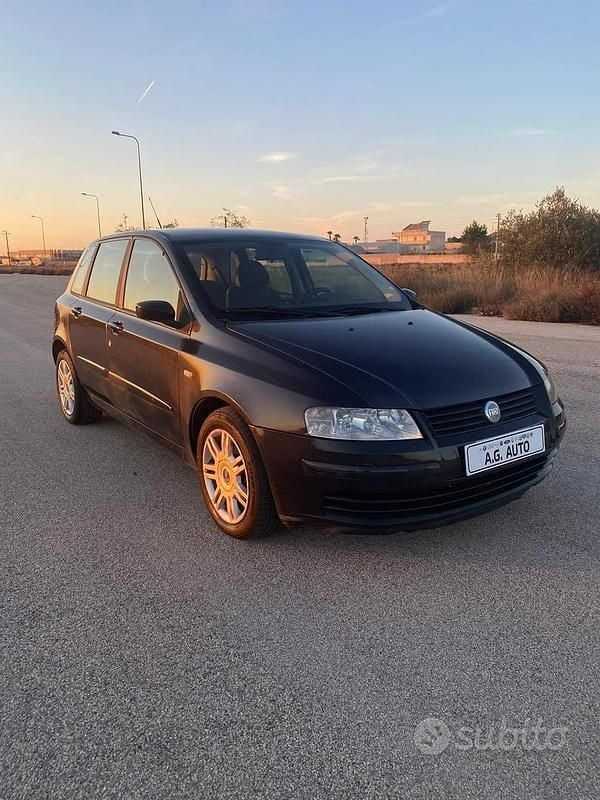 Nero Usata 2006 Fiat Stilo Berlina | 1400 € (Buon prezzo) - Immagine 1/4