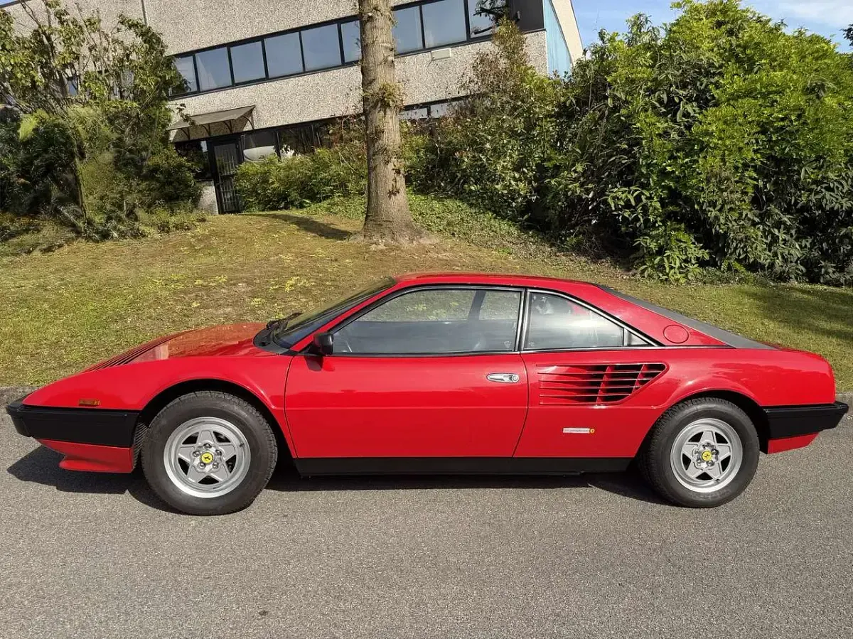 Usata Ferrari Mondial 241 CV (177 kW) 1984 Rosso Coupé
