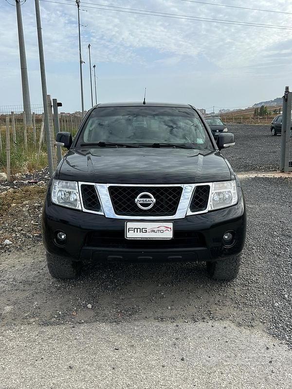 Usata Nissan Navara XE 190 CV (139 kW) 2010 Nero Pick-up