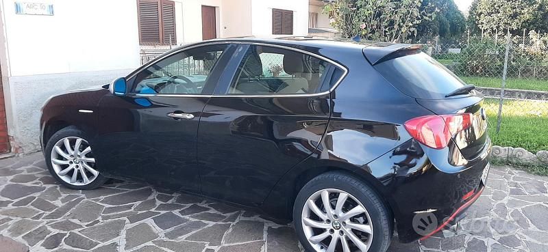 Usata Alfa Romeo Giulietta 109 CV (80 kW) 2015 Nero Utilitaria