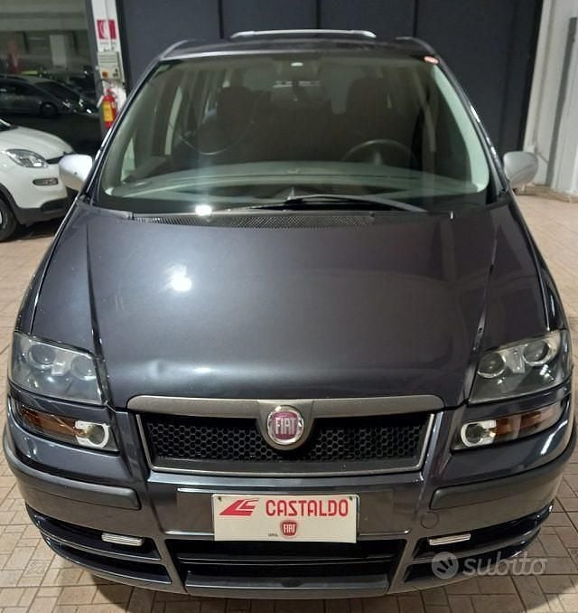 Grigio Usata 2008 Fiat Ulysse Dynamic Monovolume | 2990 € (Cara) - Immagine 1/4