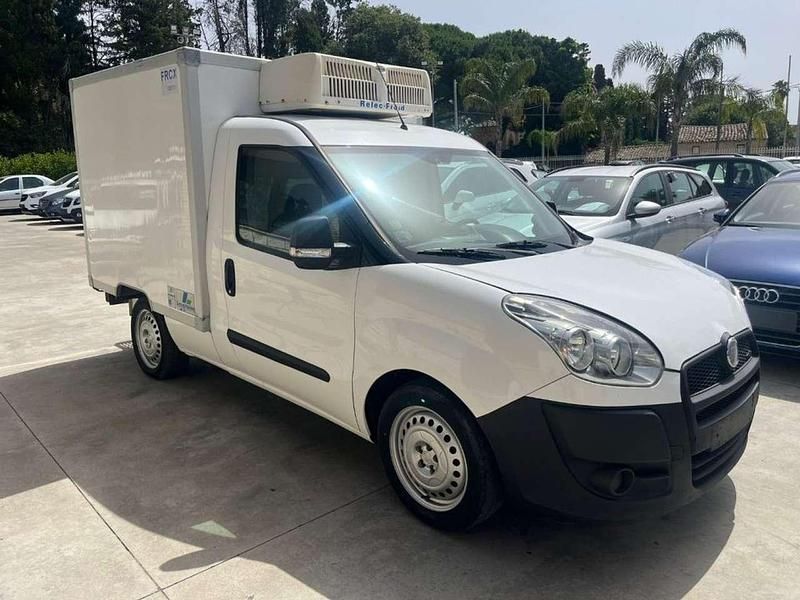 Usata Fiat Doblò 90 CV (66 kW) 2011 Bianco Monovolume