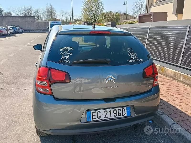 Begagnad Citroën C3 60 HK (44 kW) 2011 Grå Sedan