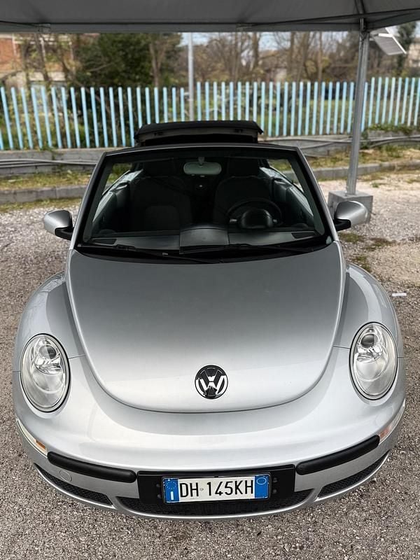 Usata VW New Beetle 104 CV (76 kW) 2007 Grigio Utilitaria