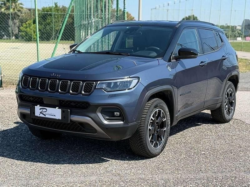 Usata Jeep Compass Trailhawk 240 CV (176 kW) 2023 Blu/azzurro SUV