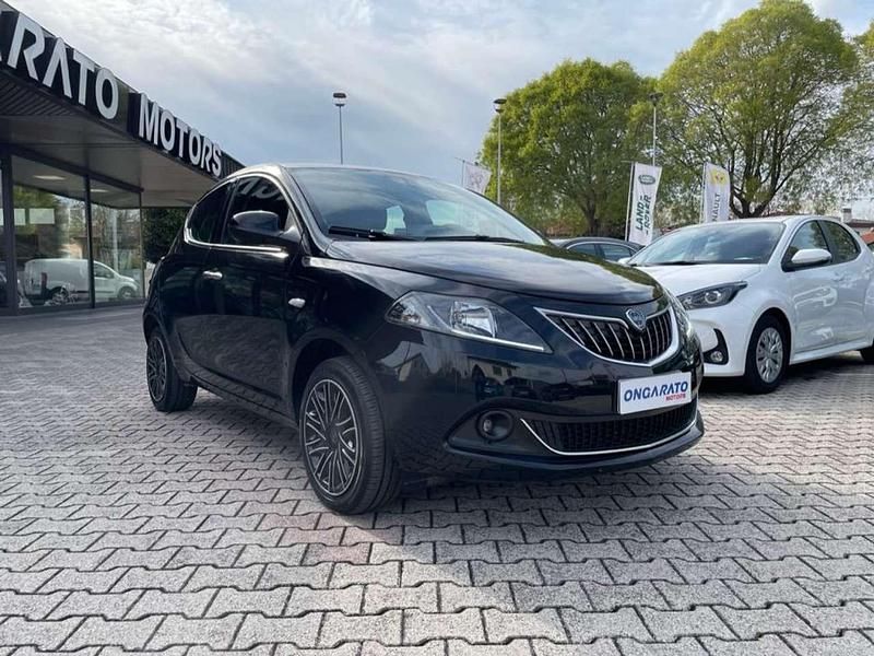 Usata Lancia Ypsilon S 69 CV (50 kW) 2024 Nero Utilitaria