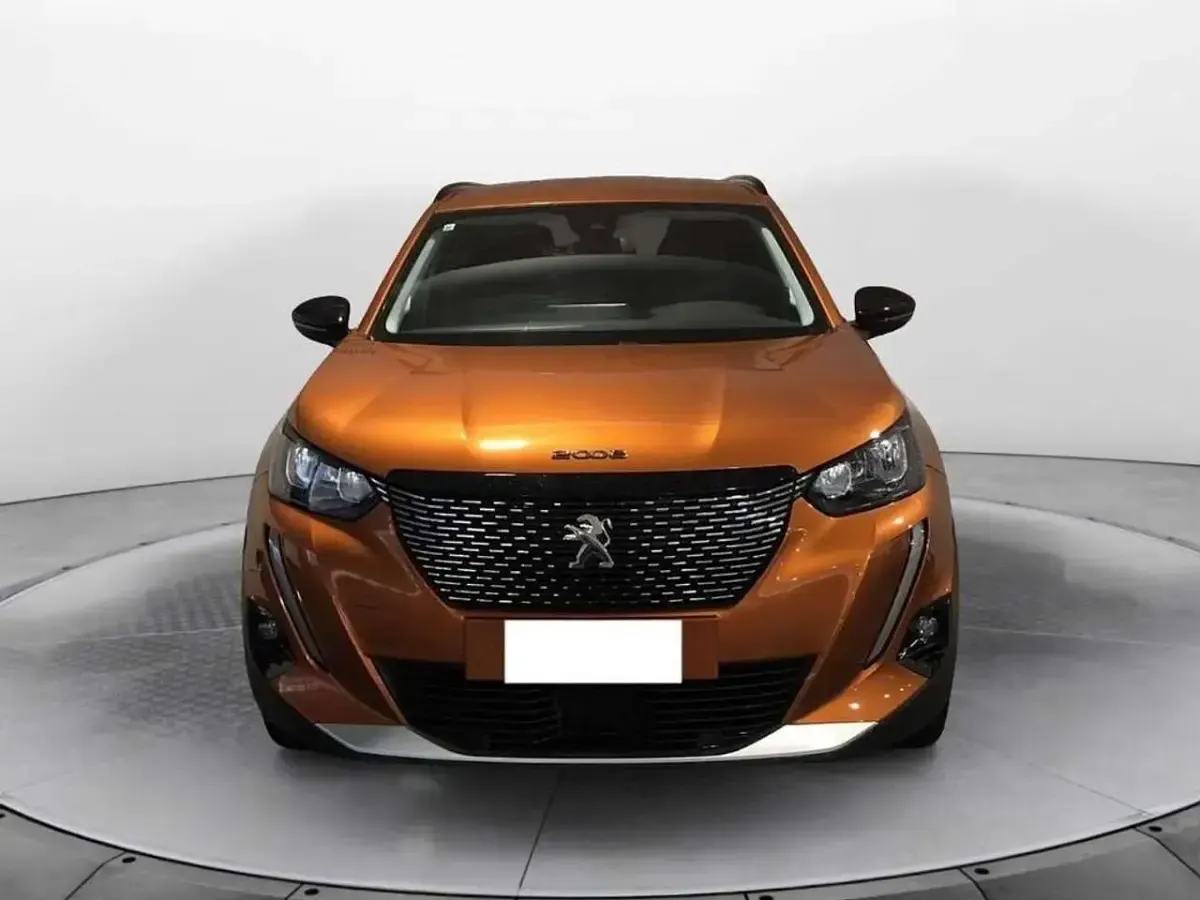 Usata Peugeot 2008 Allure 102 CV (75 kW) 2020 Arancio SUV