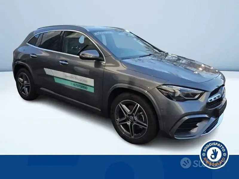Usata Mercedes GLA200 AMG line 150 CV (110 kW) 2025 Grigio SUV