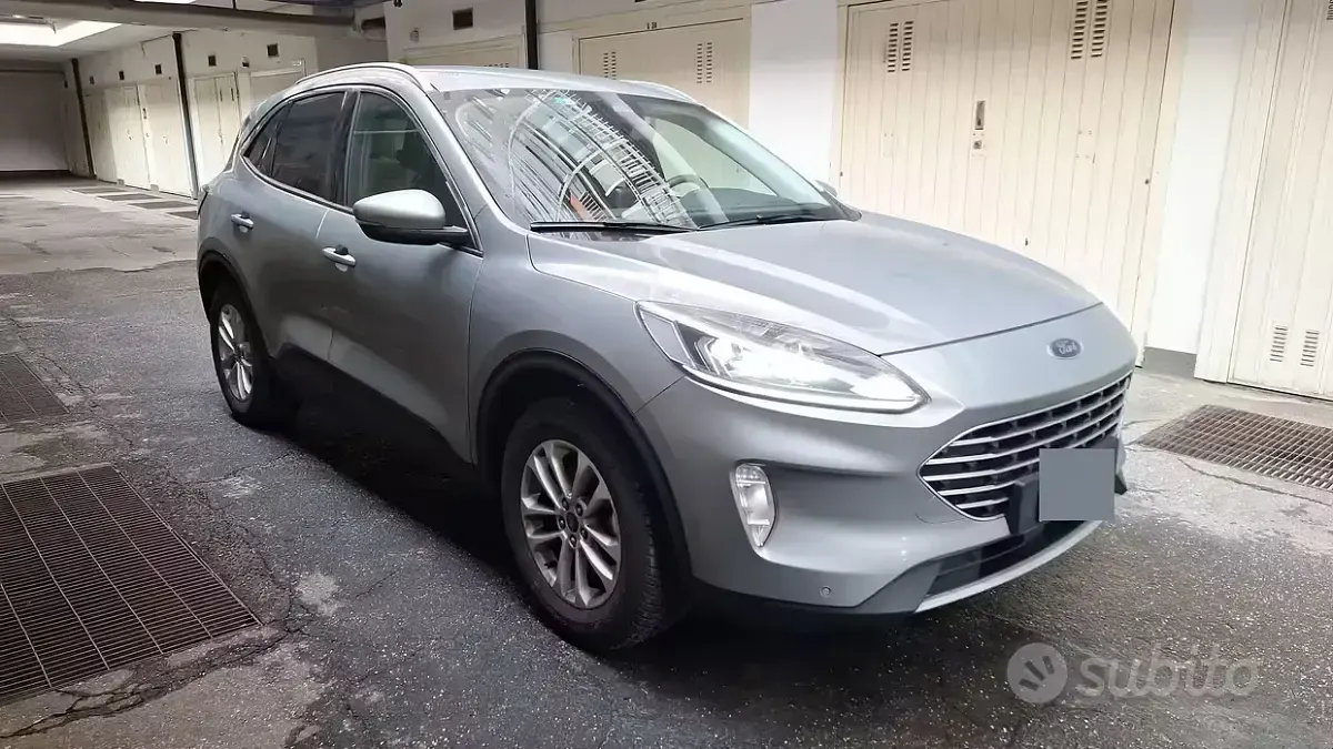 Usata Ford Kuga Titanium 120 CV (88 kW) 2024 Grigio SUV