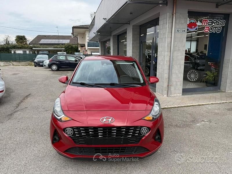 Usata Hyundai i10 67 CV (49 kW) 2021 Rosso Utilitaria