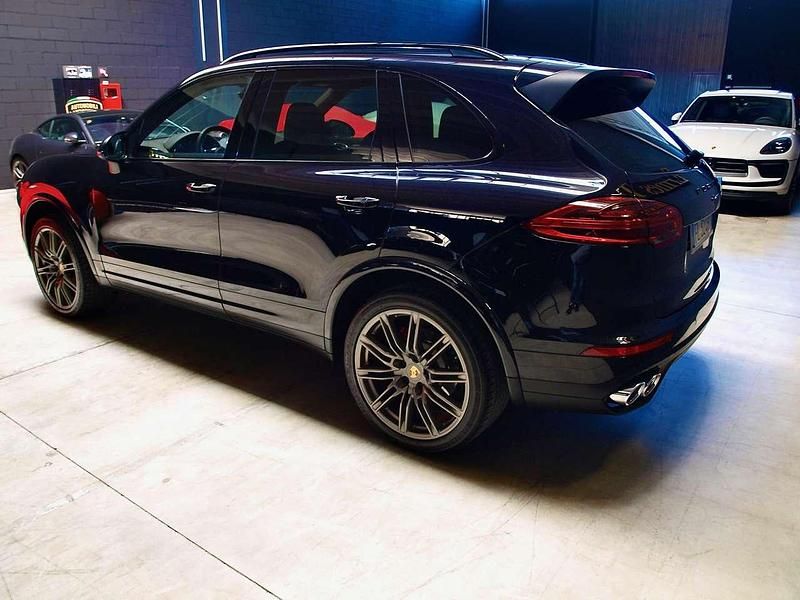 Usata Porsche Cayenne Platinum Edition 250 CV (183 kW) 2017 2t nero jet metallizzato SUV